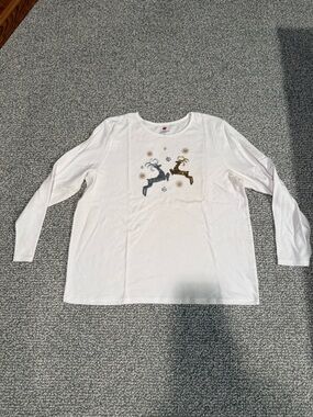 Mercer Street Studio White Long-Sleeve Tee with Glitter Reindeer